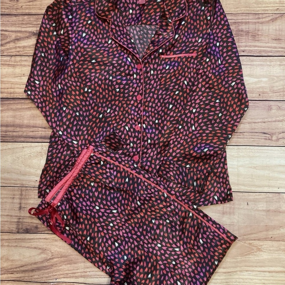 ❤️Betsey Johnson Pink and Red Patterned Pajama Set with hearts soft silk feel